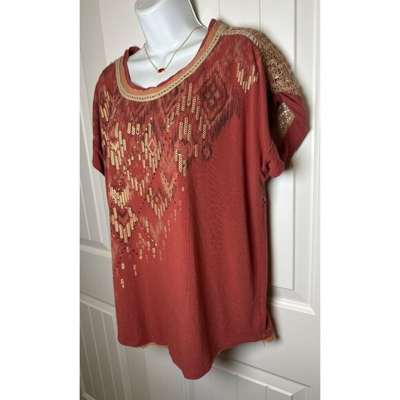 Miss Me Women's, Size Large,  Red Sequin Lace Back Top - Picture 3 of 8